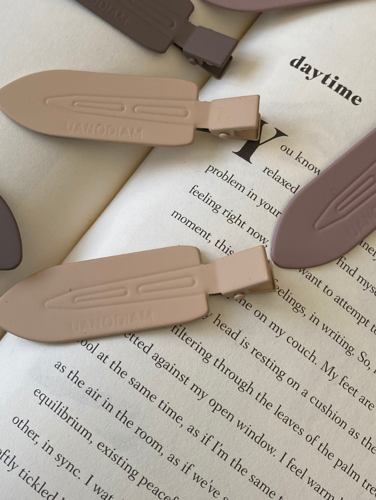 Cool Gal Era Hair Clips in Taupe