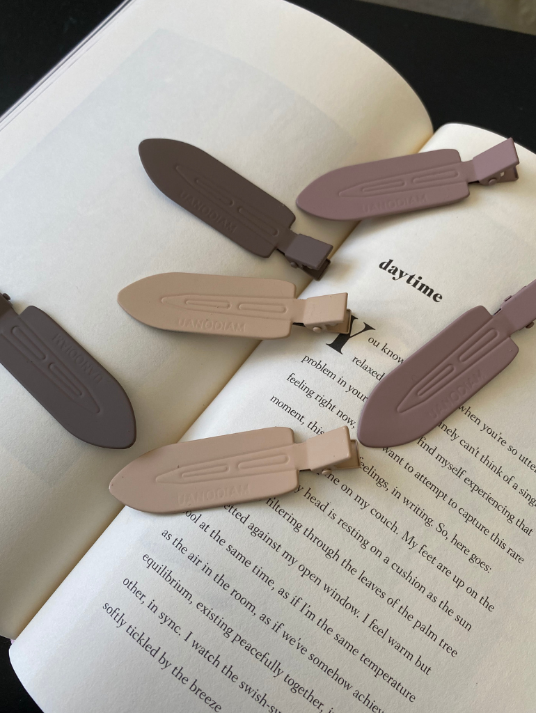 Cool Gal Era Hair Clips in Taupe